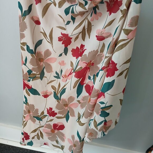 Lulu's Women's Size S Resounding Beauty Beige Floral Print Surplice Maxi Dress - Picture 5 of 16